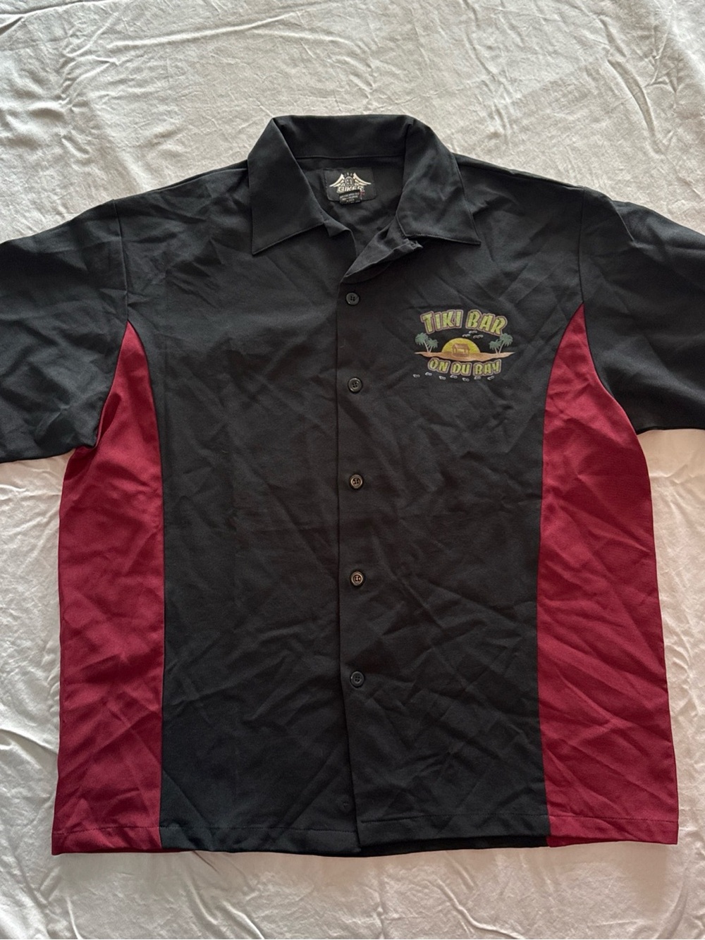 Tiki Bar On Du Ran Men's Black & Burgundy Button Down Shirt